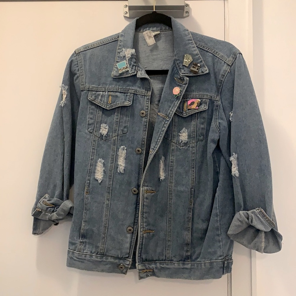 Jean jacket (with removal lapel pins)